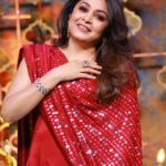 Ramya Krishnan Instagram - "There is a shade of RED for every woman" Audrey Hepburn..🤩🤩🤩 #bbjodigal2 #vijaytelevision @disneyplushotstar @disneyplushotstartamil Outfit : @sidneysladen @sidneysladenofficial MUA : @artistrybyolivia Jewellery : @challani_jewellery Hair : @manohar_hair