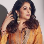 Ramya Krishnan Instagram - Styled by @jukalker Styling team @pratimajukalkar Outfit @nitikagujralofficial Jewellery @khannajewellerskj Makeup @jasmin.tuteja Hair @kamaldeepss Shot by @arifminhaz