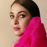 Ramya Krishnan Instagram - Styling by @jukalker Styling team @pratimajukalkar Pink ruffle saree by @asalabusandeep Jewellery @archithamauryagirrijewellery Makeup by @prakatwork Hairstylist @sharmilahairstylist Shot by @pranav.foto #aha #judge #DanceIkonOnAha #pink