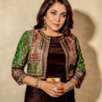 Ramya Krishnan Instagram - #jaileraudiolaunch Back on screen after 24yrs #padayappa & #neelambari pair in #jailer #JailerAudioLaunch #Jailer @rajinikanth @nelsondilipkumar @anirudhofficial @sunpictures Styling - Rk & Sk @meramyakrishnan @sunilkarthik_sk Mua - @prakatwork Jewellery - @amrapalijewels @amethystchennai Photography - @imthefashionfellow #jailer #jaileraudiolaunch #meramyakrishnan #reels #reelsinstagram #reelitfeelit #Ramyakrishnan #ramyakrishna #queenramyakrishnan #ladysuperstar #thalaivi #gloryofindiancinema #queen