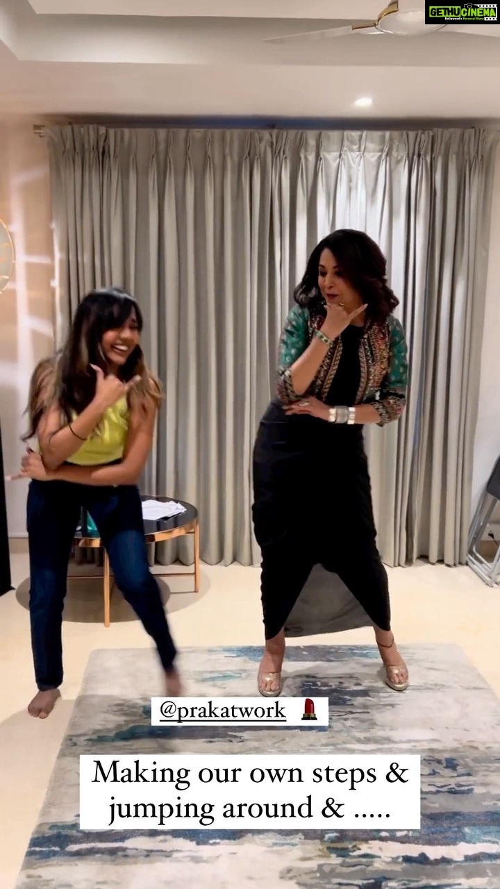 Ramya Krishnan - 146.1K Likes - 🌸 Viewers Discretion advised 🤣🌸
Please forgive us for the most unplanned, on the spot rendition of the most catchy #kaavaalaa song!
We were just a bunch of enthusiastic, excited happy girls who got ready well in advance and has a little dance party before we set off to the #jailer audio launch!
Nothing gets the party going like a little dance fun , so that’s what we girl were doing 🥰🥰❤️🙏