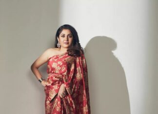 Ramya Krishnan Instagram - You only live once, but if you do it right, once is enough....😉❤⭐🥰 Styled by @jukalker Styling team @pratimajukalkar Outfit @kalkifashion Jewellery @abhilasha_pret_jewelry Makeup @jasmin.tuteja Hair @kamaldeepss Shot by @arifminhaz #look #happy2023 #grateful ##hopeful #gratitude #family #FansLikeNoOther #loveyouall