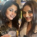 Ramya Krishnan Instagram - The best memories are good times with crazy friends...at @bastianmumbai a cosy place with amazing food. Has to be one of the best places I've ever eaten of late and the food is absolutely delicious. I could say it is of International standards. Sunday afternoon we'll spent with @madhoo_rockstar #sujatha. @theshilpashetty please consider opening this restaurant in Chennai soooooon.....😛😋😍😍 #foodcoma #mumbaidiaries #friendslikefamily❤️ #happysoul #BlessedGratefulThankful