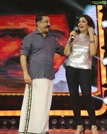 Ramya Krishnan Instagram - Wishing our #Ulaganayagan my ever dearest @ikamalhaasan sir a very Happy happy birthday. 😊😊🎊🎉❤❤ #hbdkamalhaasan