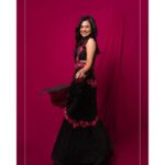 Ramya Pandian Instagram - When you’re happy and you know it 💃🏻🧿 Photography & Styling - @anupamasindhia ; Photography Team - @livingin24fps ; Outfit - @sidneysladen ; MUA - @anupama.krishnamachari ; Jewellery - @fineshinejewels #ramyapandian
