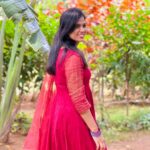 Ramya Pandian Instagram - After a great darshan at Tiruvannamalai Shivan temple, went on to walk the girivalam path for the first time. Having my sisters around and spending time with them adds to the experience ♥️ Just calm, quiet, beautiful and divine experience with full of positivity. @sundari_designer @keerthipandian #ramyapandian