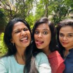 Ramya Pandian Instagram - After a great darshan at Tiruvannamalai Shivan temple, went on to walk the girivalam path for the first time. Having my sisters around and spending time with them adds to the experience ♥️ Just calm, quiet, beautiful and divine experience with full of positivity. @sundari_designer @keerthipandian #ramyapandian