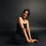 Ramya Pandian Instagram - Ray of light cutting through the dark… Photography & styling @anupamasindhia Make up and hair @pinkylohar Team @livingin24fps #ramyapandian