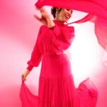 Ramya Pandian Instagram – Living it up in Pink 💖

Photography @palaniappansubramanyam 

Outfit & Styling @chaitanyarao_official 

Make up @kalwon_beauty 

Hair styling @soniyarameshbabu_muah 

#ramyapandian 
#photography #photoshoots