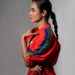 Ramya Pandian Instagram - New g(y)ear. New goals. Photographer @dxgphotographer Outfit @shahinmannan Styling @anupamasindhia Make up @kalwon_beauty Hair styling @ganesh_hair_architect #ramyapandian