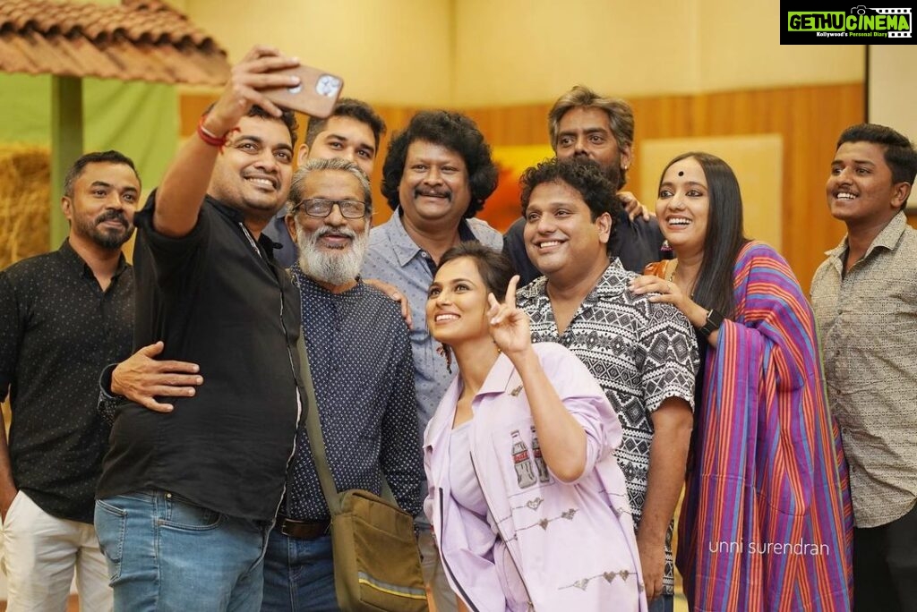 Ramya Pandian Instagram - #nanpakalnerathumayakkam after rave reviews releasing in Tamilnadu by @dreamwarriorpictures … please do watch in theatres for one of a kind movie experience 😍 Thanks for the love and support ♥️ @lijo_lebowski @mammoottykampany @mammootty @thenieswarcinematographer @tinu_pappachan #happyrepublicday