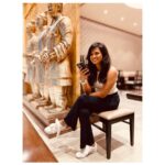 Ramya Pandian Instagram - All day jolly day. Kavalaikellam holiday😀💃🏻 Pc : @sanjaysooriya 🤗 #casual #dinner #outing #happytimes #laugh #ramyapandian