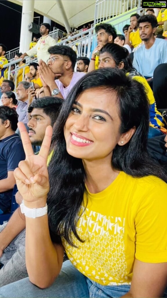 Ramya Pandian Instagram - @chennaiipl #chennaisuperkings roars into the finals🔥 What better than the roar of the lions in their home base Chennai! Exuberant energy ✨🎇Exhilarating match 🔥Always rooting for CSK The man. The myth. The legend @mahi7781 ♥ Couldn’t have asked for a better first time stadium experience💃🏻 @sundari_designer @vdjzen u rocked … engal veetil ella naalum kaarthigai 🎶was unexpected 🔥 #csk #chennaiipl #chennaisuperkings #dhoni