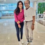 Ramya Pandian Instagram - Had the previlege of travelling with one of the finest makers of Indian cinema, Bharathiraja sir. To a kid who had many questions, the mentor who had all the answers - truly a legend. Having been in the hospital for a month and begining to shoot in such short time shows his dedication to the craft. His love and passion for cinema is contagious and inspiring. Priceless conversations. Thank you for the invaluable information and kind blessings, sir!