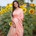 Ramya Pandian Instagram – “Making the most of the wedding decor… sunflowers and me.” 🌻

#lifeisbeautiful #positivevibes #happydays Tirunelveli