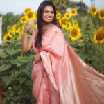 Ramya Pandian Instagram – “Making the most of the wedding decor… sunflowers and me.” 🌻

#lifeisbeautiful #positivevibes #happydays Tirunelveli