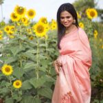 Ramya Pandian Instagram – “Making the most of the wedding decor… sunflowers and me.” 🌻

#lifeisbeautiful #positivevibes #happydays Tirunelveli