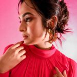 Ramya Pandian Instagram - BLUSH 💖 Photography @palaniappansubramanyam Outfit & Styling @chaitanyarao_official Make up @kalwon_beauty Hair styling @soniyarameshbabu_muah #ramyapandian #photography #photoshoots