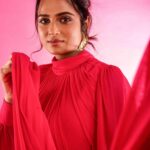 Ramya Pandian Instagram - BLUSH 💖 Photography @palaniappansubramanyam Outfit & Styling @chaitanyarao_official Make up @kalwon_beauty Hair styling @soniyarameshbabu_muah #ramyapandian #photography #photoshoots