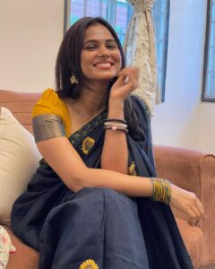 Ramya Pandian Instagram - Dressed up to go downstairs 😅