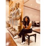 Ramya Pandian Instagram - All day jolly day. Kavalaikellam holiday😀💃🏻 Pc : @sanjaysooriya 🤗 #casual #dinner #outing #happytimes #laugh #ramyapandian
