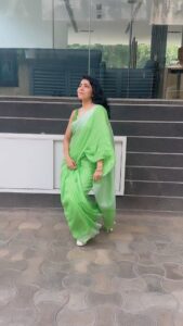 Ramya Subramanian Instagram - For how else do I show my excitement for ‘THALAIVAR’ n ‘JAILER’ Today !!! 😍🤩🥳💃🏻♥️🙈

@manipriya_n taking me one step at a time !😂🤗