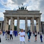 Ranjini Haridas Instagram - Brandenburg Tor The Brandenburg Gate is Berlin's most famous landmark and a must-see for all visitors. A symbol of German division during the Cold War, it is now a national symbol of peace and unity. Brandenburger Tor, Berlín.