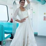 Ranjini Haridas Instagram - This year’s Onam was definitely a happy and joyous one .As part of one of the shows I was part of, I got to go on the @kochiwatermetro and was blown away by the world class facilities offered . From running 3 stops and 9 water metros now,I hear they plan to expand it to over 30 stops with 78 boats in the next few years which is fantastic news . As someone who has constantly complained about why our waterways have not been utilised for transportation and tourism effectively, I am mighty pleased this festive season !!! I urge all of you to go not just check it out but make it a part of your regular transportation needs coz honestly, IT’S AWESOME !!!❤️ Also this is not a paid promo of any sort .. I was there,was impressed, clicked some pics and wanted to share my honest opinion and of course the pics 😂 Hair and Makeup @mukeshmuralimakeover Outfit @milandesignkochi #happythiruvonam #endekochi #pyaarapyaaracochintown #kochiwatermetro #onamcelebrations #ranjiniharidas