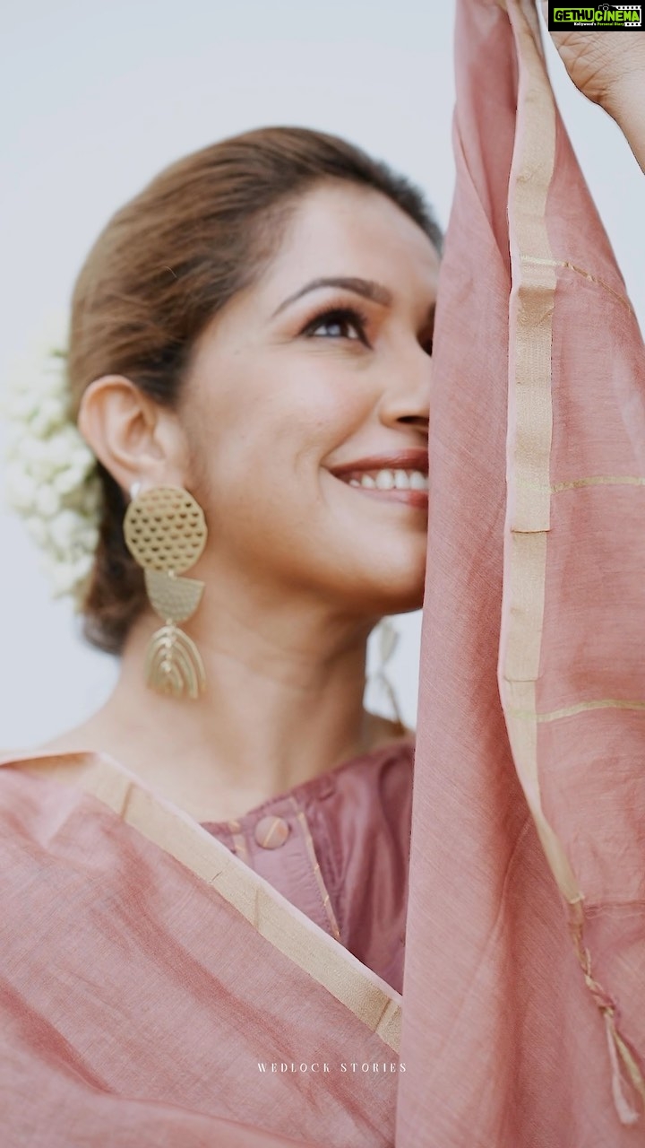 Ranjini Haridas - 21K Likes - I love festive season and the joy it brings everyone !!!ā¤ļø
I also love this song and it ended up being a perfect fit for this edit so here we go !!!š
Videography and editing @nithin_c_nandakumar
Hair and make up @jaan_moni_das
#festiveseason #onamishere #happiness #peace #prosperity #abundance #laughter #love #ranjiniharidas