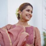 Ranjini Haridas Instagram - Chingam 1 - സമൃദ്ധിയുടെയും ഐശ്വര്യത്തിന്റേയും പുതുവത്സരാശംസകള്‍!!!❤️ Happy Chingam people 😬 #malayalamaasam #chingam #onamaroundthecorner #prosperity #happiness #abundance #love