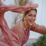 Ranjini Haridas Instagram - Chingam 1 - സമൃദ്ധിയുടെയും ഐശ്വര്യത്തിന്റേയും പുതുവത്സരാശംസകള്‍!!!❤️ Happy Chingam people 😬 #malayalamaasam #chingam #onamaroundthecorner #prosperity #happiness #abundance #love