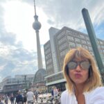 Ranjini Haridas Instagram - 😚😁 #alexanderplatz #worldtimeclock #berlin #germany Alexander Platz Berlin