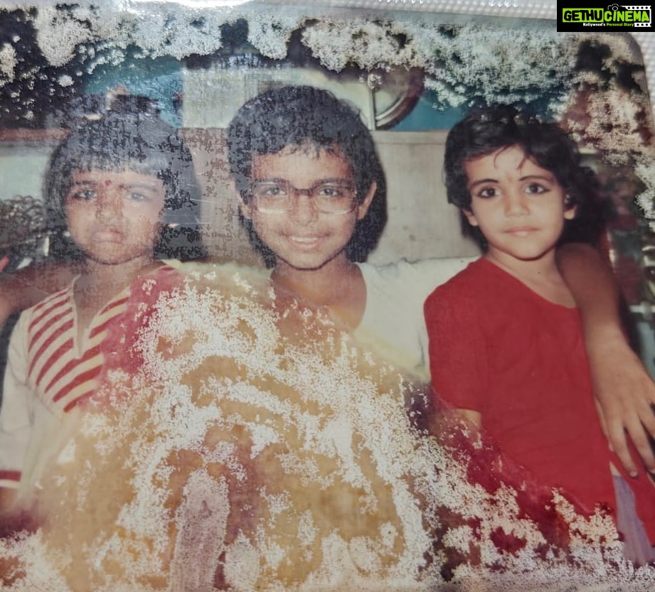 Ranjini Haridas Instagram - From the archives before the mould gets us fully !!!😂😂😂 #kuttyRanju #😂 #lostcousins #35yearsormore #almostgone #savingmemories