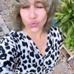 Ranjini Haridas Instagram - I’m an addict ..I know ..Coz I did it again !!!😂 @santhosh_mirror_magic @mirrormagicunisexsalon #haircolour #addictedtochange #forbetterorworse #newhair #shorthair #ranjiniharidas