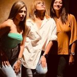 Ranjini Haridas Instagram - When @shanishaki casually does his thing in a crowded club on a Saturday night and it comes out looking like a cover page pic !!!😍 Also was such fun hanging with my high school friends @itsrachelgeorge @thanujose #shanishaki #casuallyprofessional #posers #saturdaynight #nofilter #weekendvibes #ranjiniharidas #choiceschoolalumni