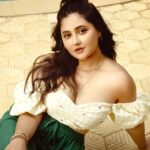 Rashami Desai Instagram – Only glance….no words required 🧿
.
.
.
.
.
.
.
#rashamidesai #rashamians #immagical✨🧞‍♀️🦄 #rythmicrashami💃 #whatelseispossiblenow #picoftheday