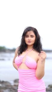 Rashami Desai Instagram - 50% Savage, 50% Sweetheart 💖
.
.
.
.
.
#imrashamidesai #immagical✨🧞‍♀️🦄 #beachvibes #beach #whatelseispossiblenow #pink