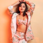 Rashami Desai Instagram - ✨️ Being a sunshine on a cloudy day !!!!! ✨️ . . . . . . . . Shoot for @fablookmagazine Founder & styled by @milliarora7777 @ankittt.chadda.official Styled by @mitushigupta Outfit by @papzclothing Mua @izasetia_makeovers Hair @amuthevar 📸 @tanmaymainkarstudio Artist reputation management : @shimmerentertainment #imrashamidesai #immagical✨🧞‍♀️🦄 #rashamians #sunshine #vibe #love #diva #fashion #whatelseispossible