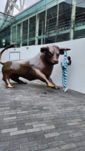 Rashami Desai Instagram - They say grass is always green from the other side 😅
Which one is yours 😝
.
.
@howwhenwearclothing
@vblitzcommunications
.
.
#rashamidesai #rashamians #bullring #burmingham #reelsinstagram #love #lifestyle #unitedkingdom #workout #whatmoreispossiblenow #show up #immagical✨🧞‍♀️🦄