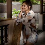 Rashami Desai Instagram – Create your own Sunshine…Always !! ✨️
.
.
.
.
.
#rashamidesai #rashamians #immagical✨🧞‍♀️🦄 #sunshine #whatelseispossiblenow