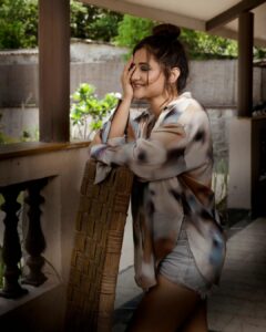 Rashami Desai Instagram - Create your own Sunshine...Always !! ✨️
.
.
.
.
.
#rashamidesai #rashamians #immagical✨🧞‍♀️🦄 #sunshine #whatelseispossiblenow
