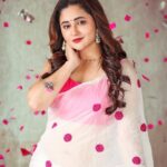 Rashami Desai Instagram - Saree + Smile = ♥️ . . . . Outfit : @_ensembles . . . . #rashamidesai #rashamians #immagical✨🧞‍♀️🦄 #traditional #saree #favorite #whatelseispossiblenow