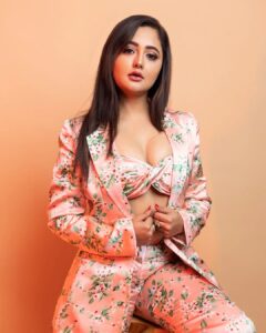 Rashami Desai Instagram - ✨️ Being a sunshine on a cloudy day !!!!! ✨️
.
.
.
.
.
.
.
.
Shoot for @fablookmagazine
Founder & styled by @milliarora7777  @ankittt.chadda.official
Styled by @mitushigupta
Outfit by @papzclothing
Mua @izasetia_makeovers
Hair @amuthevar
📸 @tanmaymainkarstudio
Artist reputation management : @shimmerentertainment

#imrashamidesai #immagical✨🧞‍♀️🦄 #rashamians #sunshine #vibe #love #diva #fashion #whatelseispossible