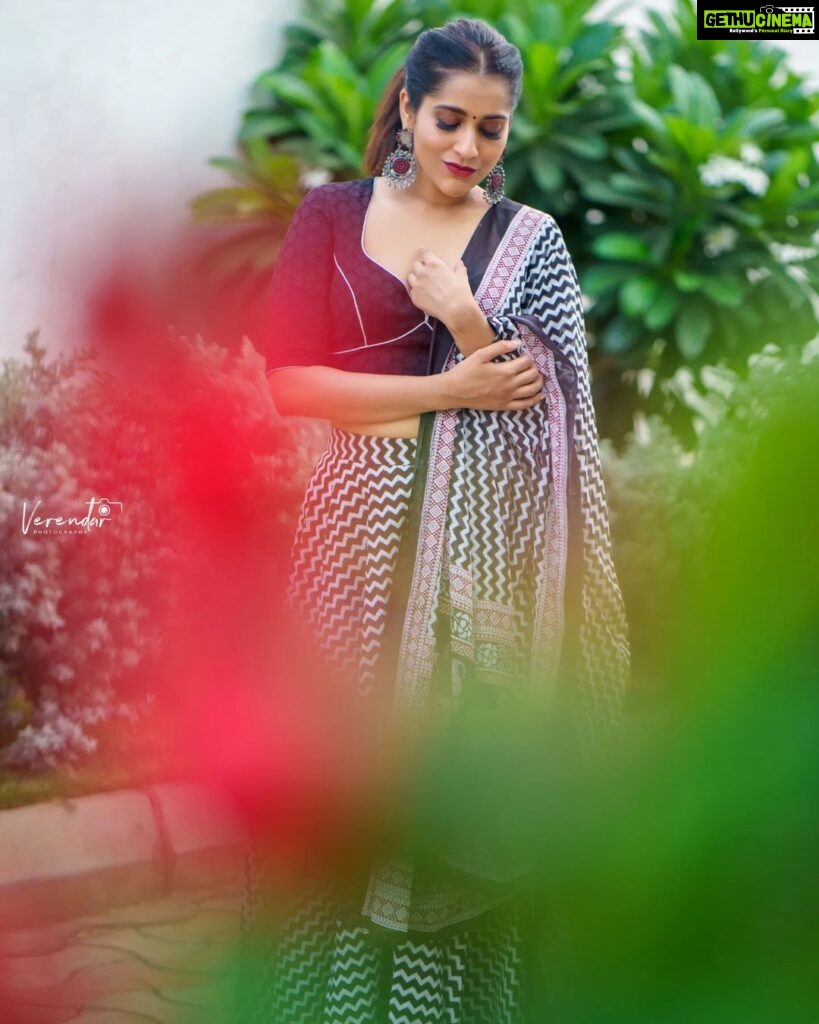 Rashmi Gautam Instagram - Outfit by @varahi_couture P.C @verendar_photography #RashmiGautam #indianwear #lehngacholi