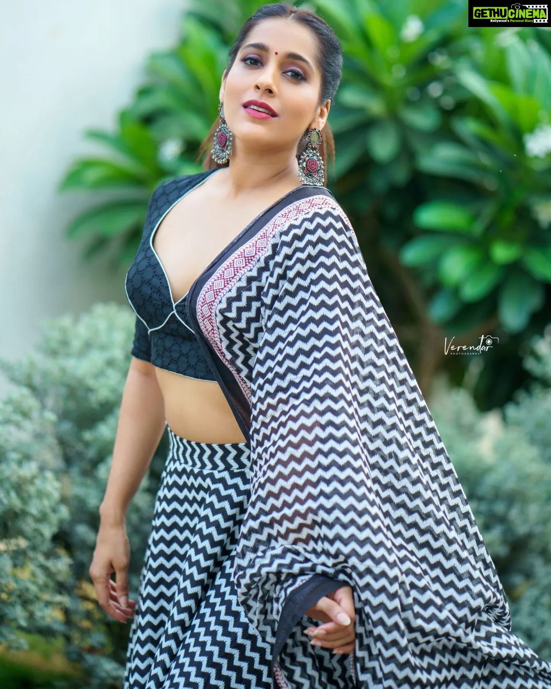 Rashmi Gautam Instagram - Outfit by @varahi_couture P.C @verendar_photography #RashmiGautam #indianwear #lehngacholi