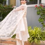 Rashmi Gautam Instagram - #rashmigautam #sdc #fatherday #specialepisode #sunday #sundayfunday #chillafternoon #june Outfit @varahi_couture P.c @ravi_cross_clickx