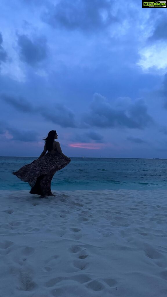 Rashmi Gautam Instagram - Moje More My Sea #rashmigautam #mojemore🌊 #mojemore #sunseaandsand #sandbank