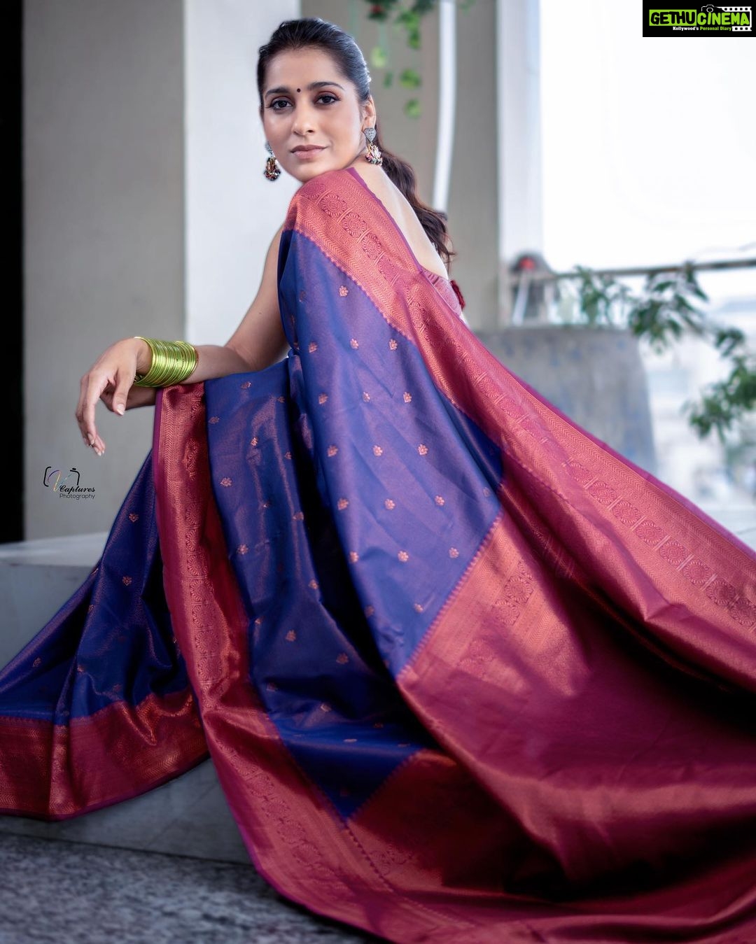 Rashmi Gautam Instagram - Saree by the @thepallushop P.c @v_capturesphotography Check out @thepallushop 's festive semi silk saree now available at launch offer price!