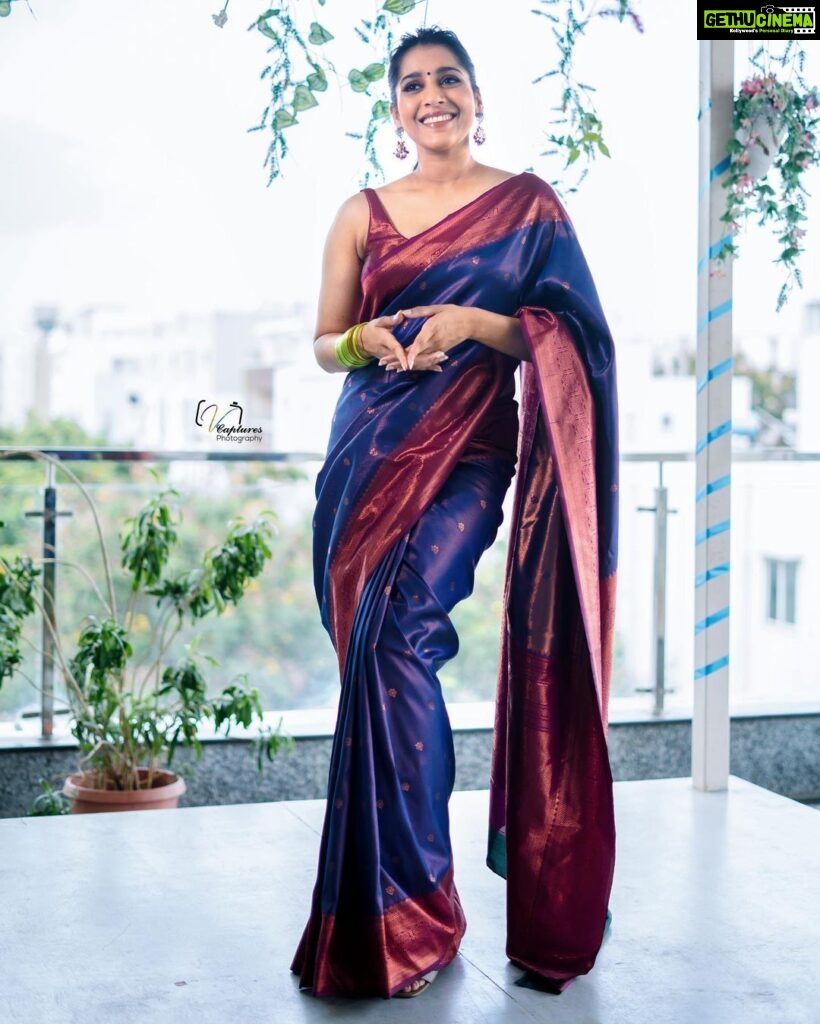 Rashmi Gautam Instagram - Saree by the @thepallushop P.c @v_capturesphotography Check out @thepallushop 's festive semi silk saree now available at launch offer price!