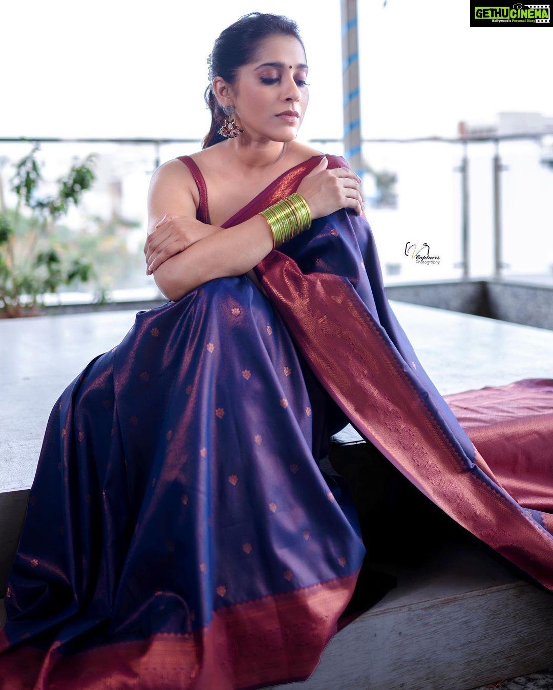 Rashmi Gautam Instagram - Saree by the @thepallushop P.c @v_capturesphotography Check out @thepallushop 's festive semi silk saree now available at launch offer price!